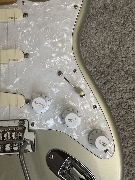 EMG DG20 | Loaded Pickguard Signature David Gilmour