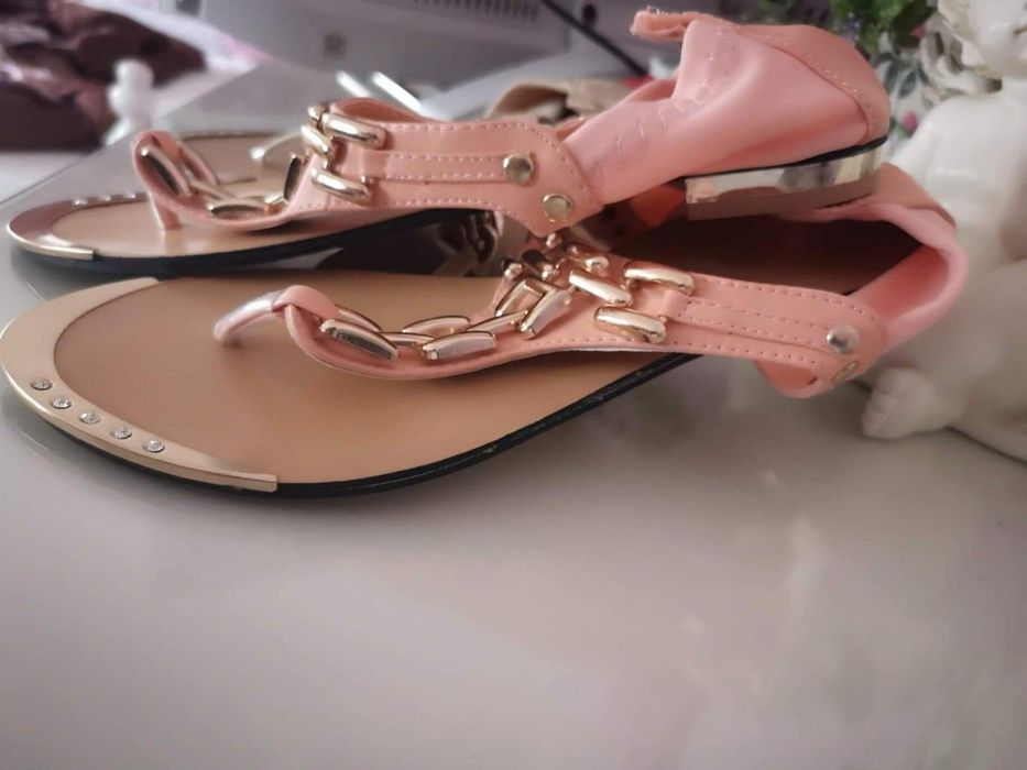 Sandały greckie japonki różowe buty złote łańcuchy 41