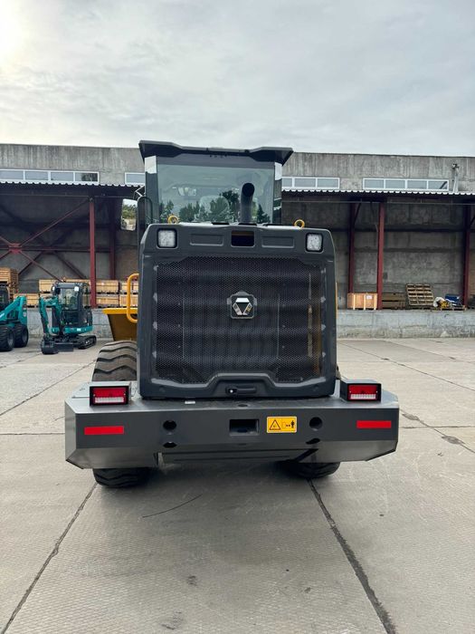 Фронтальний навантажувач XCMG XC938 погрузчик 3.5 тон