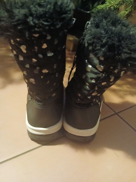 31 śniegowce czarne