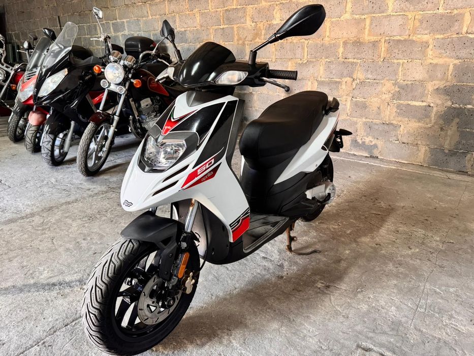 Aprilia Sr motard 50 2015 rok