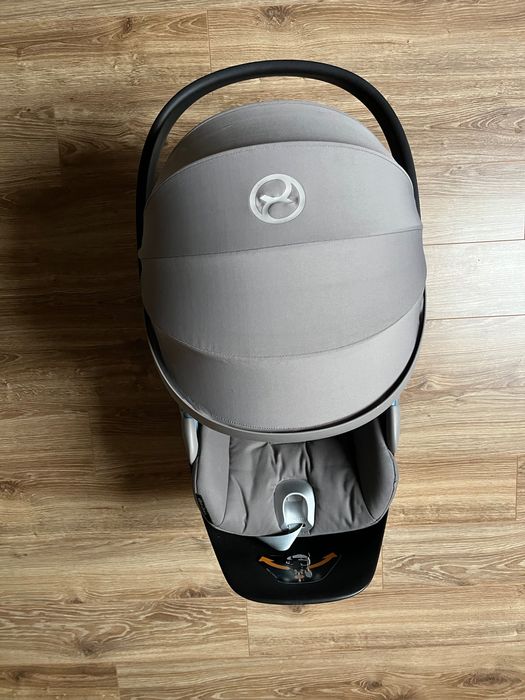 Nosidło i baza Cybex Cloud Z i size oraz baza Cybex Base Z