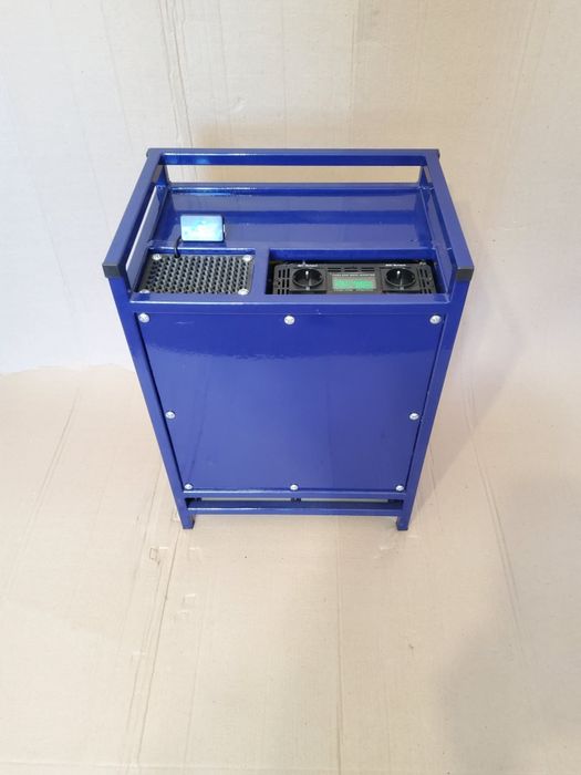 Зарядна станція 7 Квт/год ємкості 4,8 кВт реалтної потужності