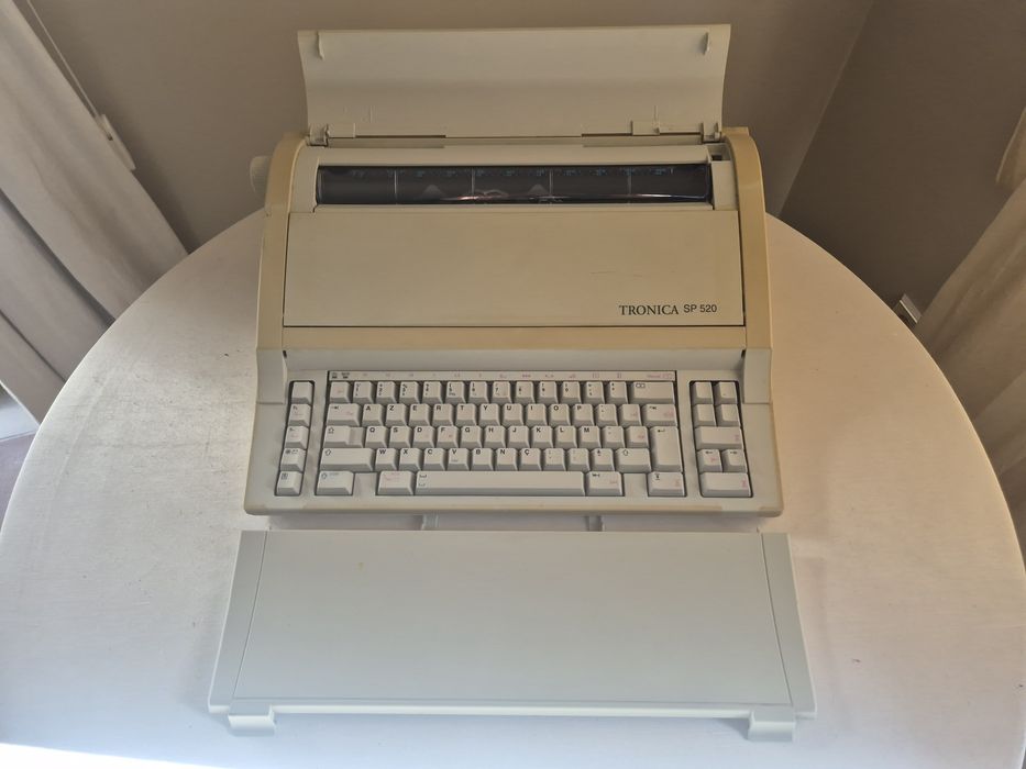 Maquina de escrever electrica