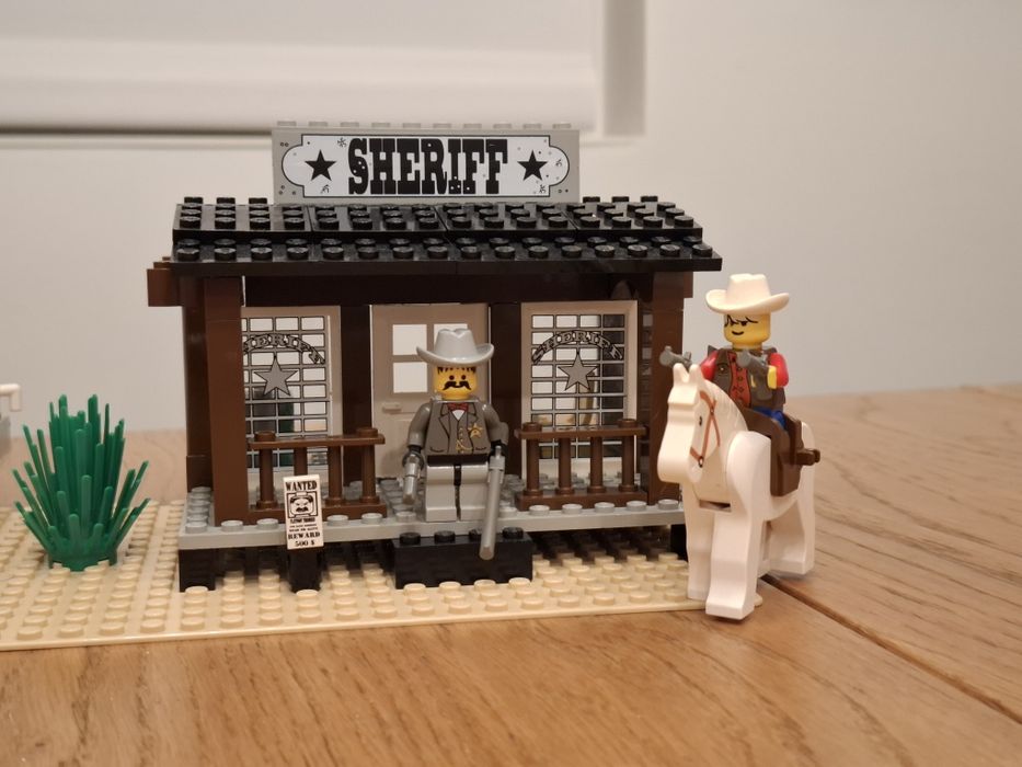 LEGO Western 6755 – Sheriff’s Lock-Up (1996)