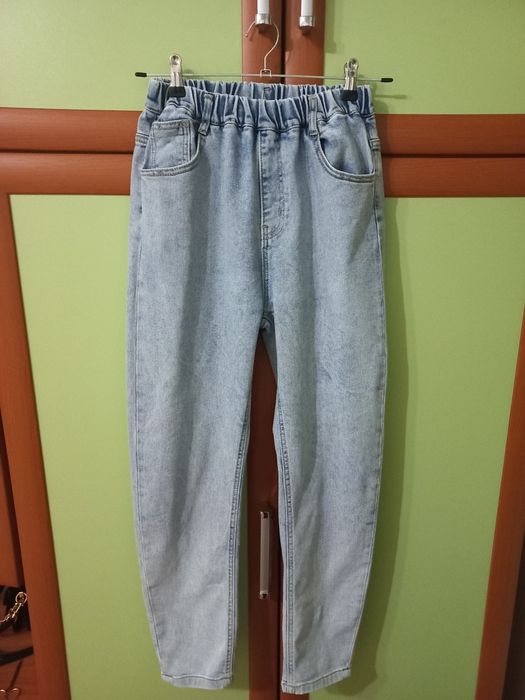 Продам джинси на дівчат