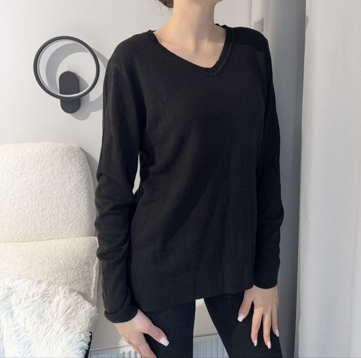 Bluzka damska z dekoltem V