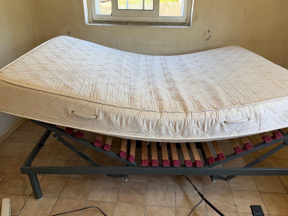 Cama elétrica articulada