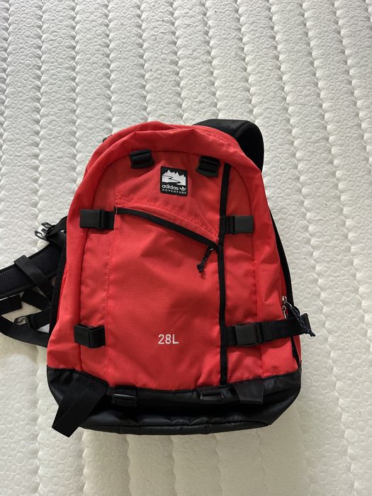 Plecak adidas adventure 28L, idealny na bagaż podręczny