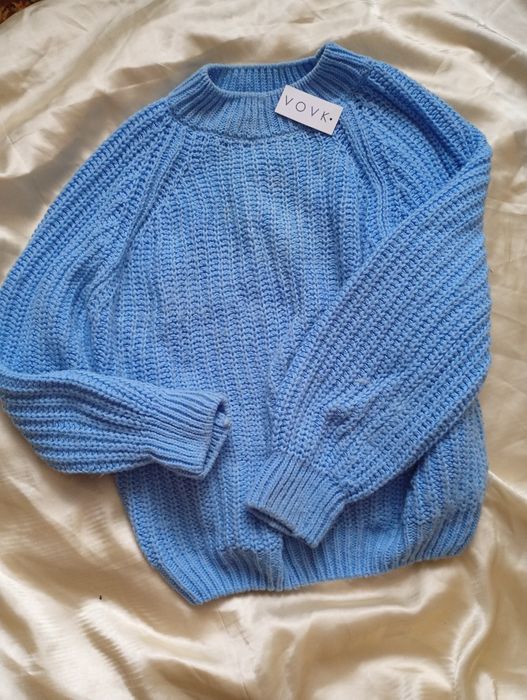 Женский фирменный свитер