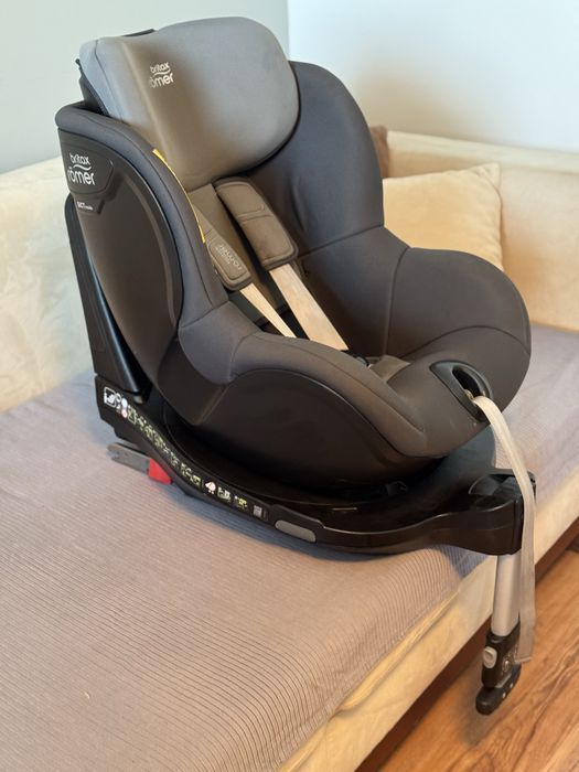 Britax Römer Dualfix M Plus obrotowy fotelik