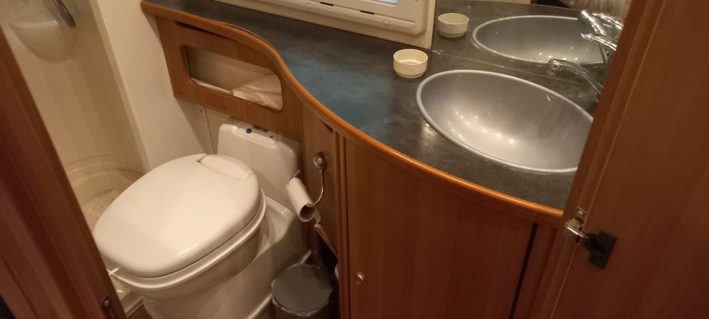 Autocaravana 2002 novíssima 18 mil Km Mercedes 311