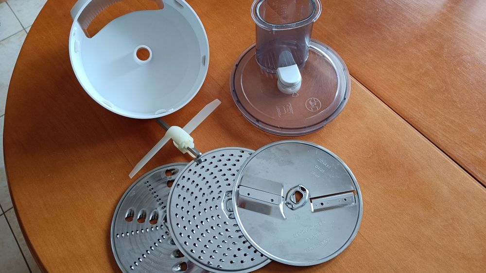 Przystawka szatkująca do Bosch MUM 5 plus 3 tarcze