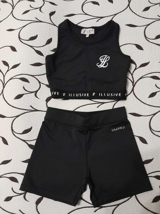 Костюм для спорта (топ и шорты) сборный на девочку 9-10 лет, фирменный