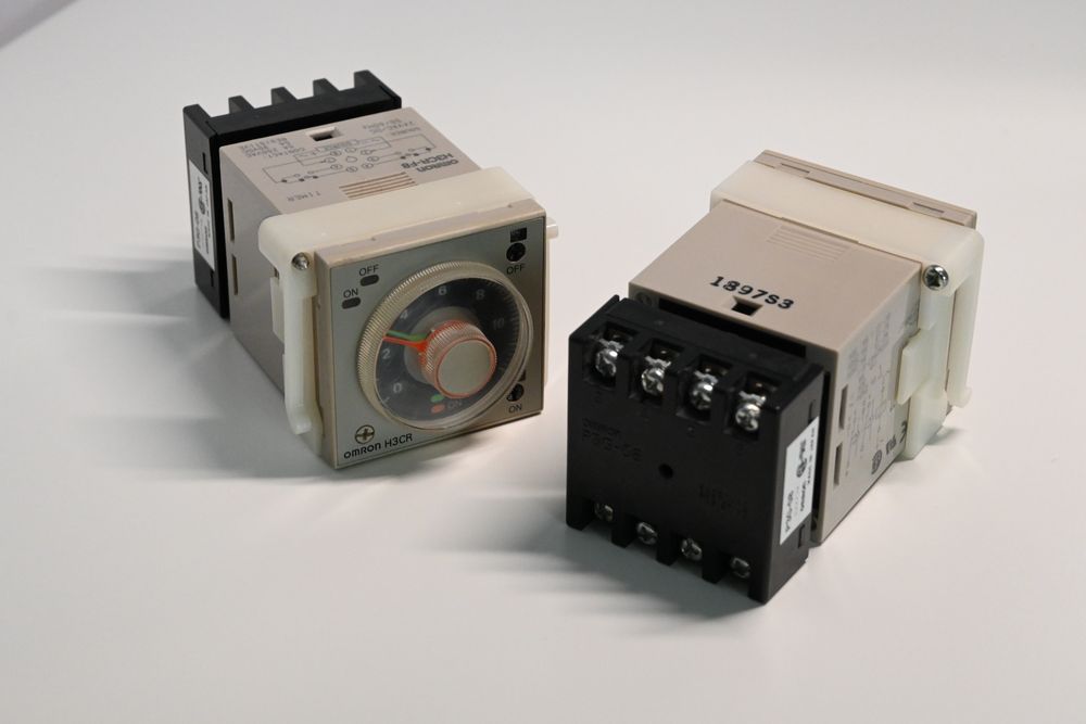 Таймер / реле часу Omron H3CR-F8