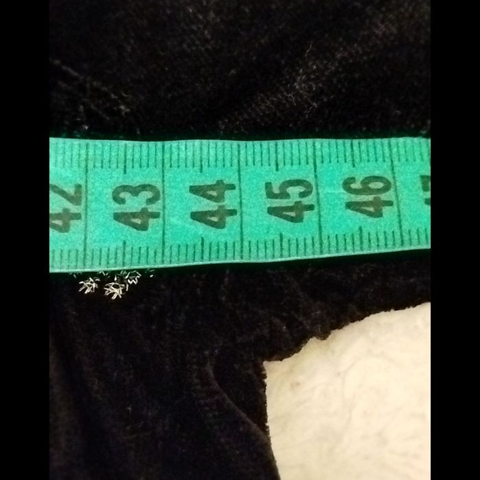 Шикарний оксамитовий костюм на дівчинку 134