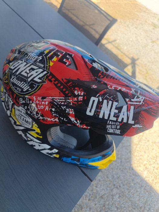 Capacete O'NEAL, tamanho M.