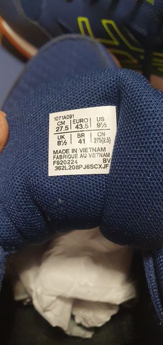 Волейбольні кросівки Asics