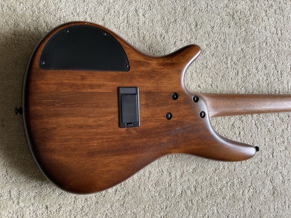 Baixo Ibanez SR670-SKF