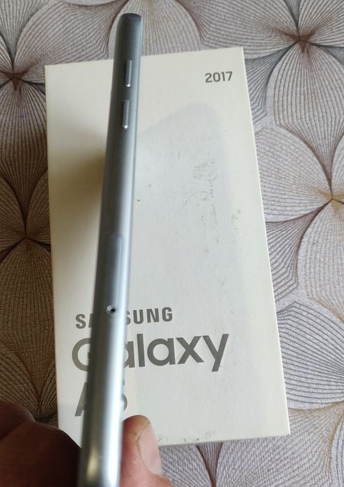 Самсунг а5 2017.