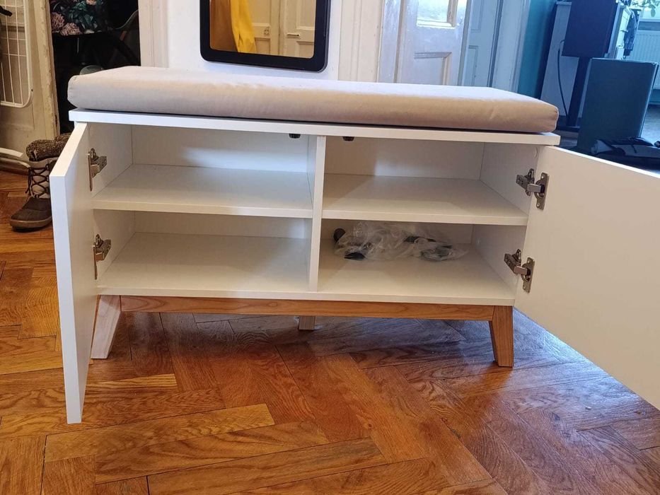 Szafka z siedziskiem