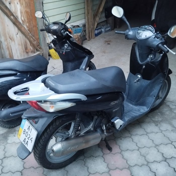 Мопед  Хонда 100  і SH150 4 тактний зареєстровані.