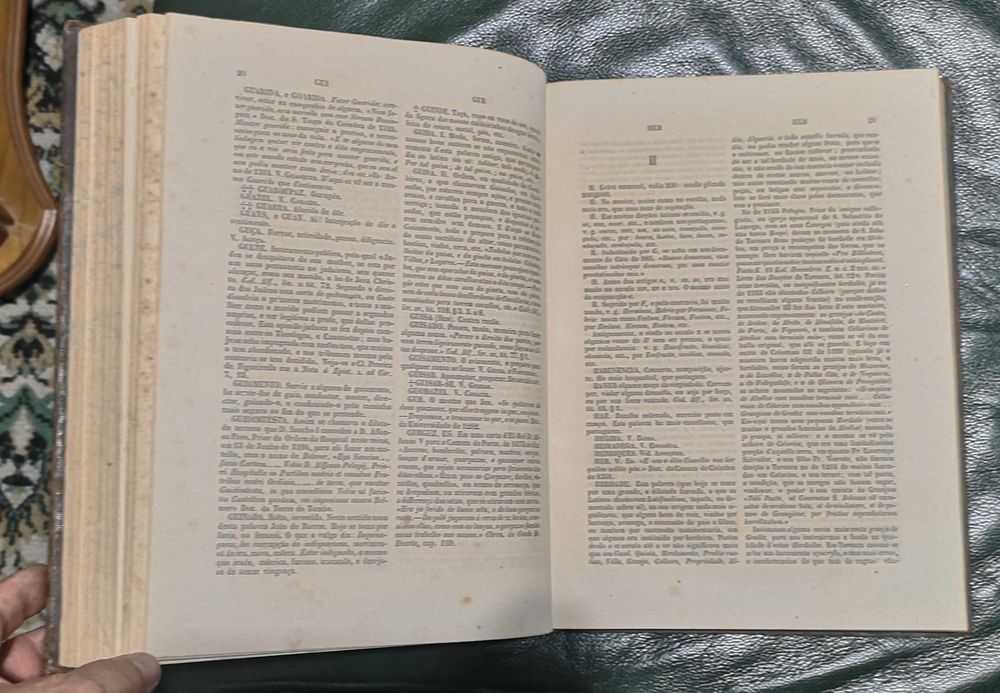 Elucidário das Palavras, Termos e Frases