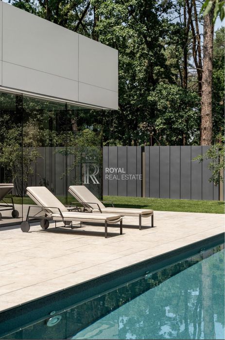 Продаж будинку з унікальним дізайном, розумний будинок. Плюти