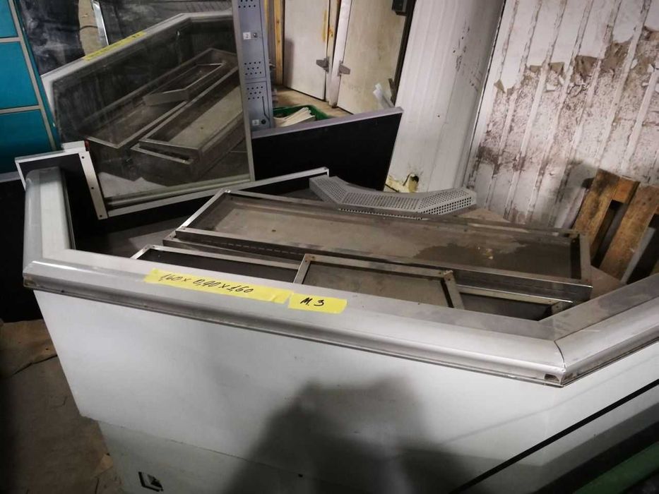 Срочно!Продам Витрины Куб "Айсберг" (угловые) под выносной холод (Б/У)