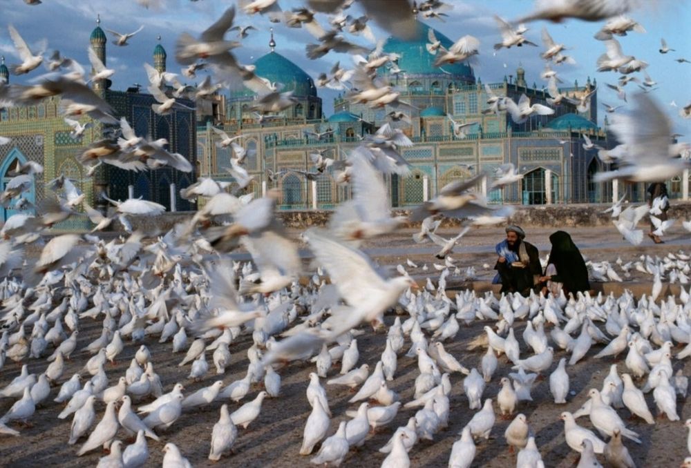 Steve McCurry - Mazar-i-Sharif, Afhganistan. 1991