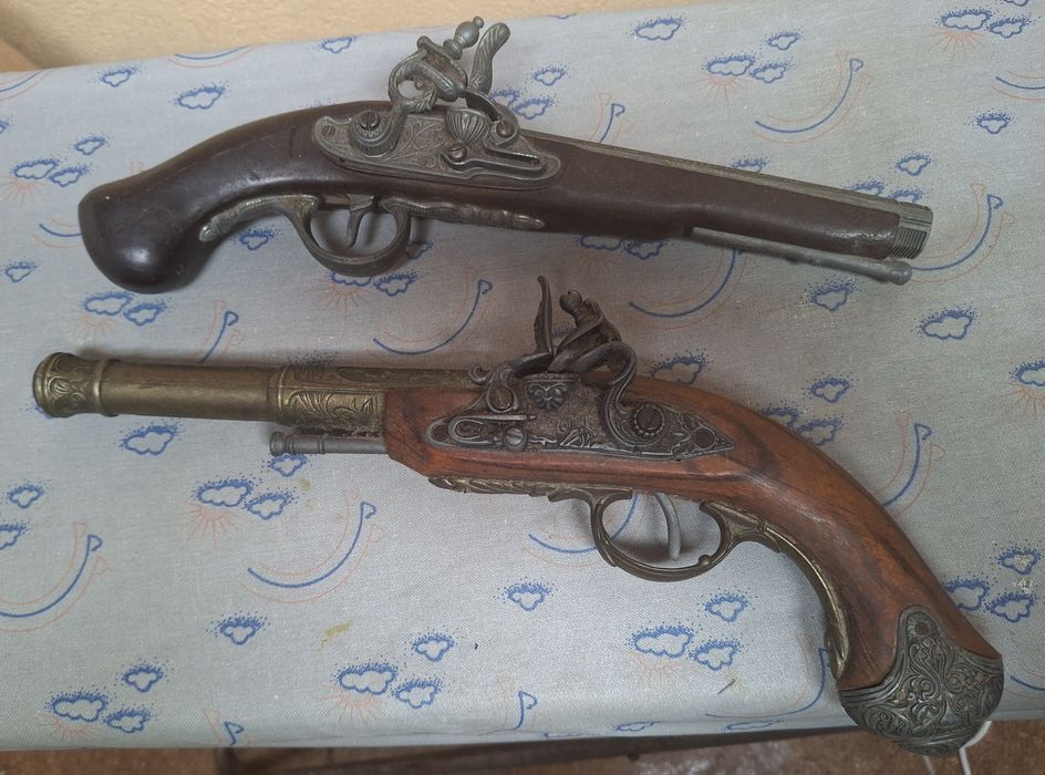 2 Pistolas decorativas