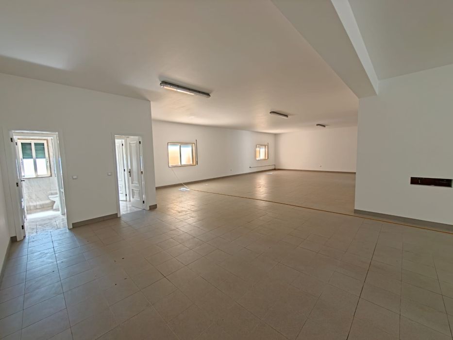 Espaço para Arrendamento - Freamunde, Paços de Ferreira