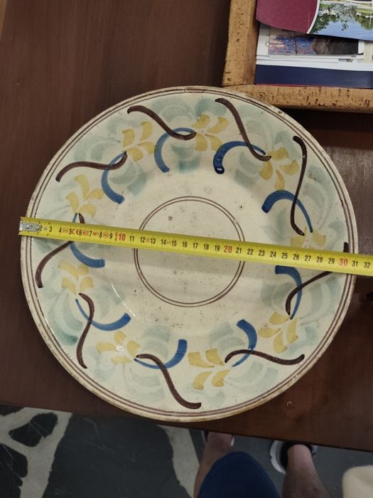 Prato da faiança dita ratinho em bom estado para venda .