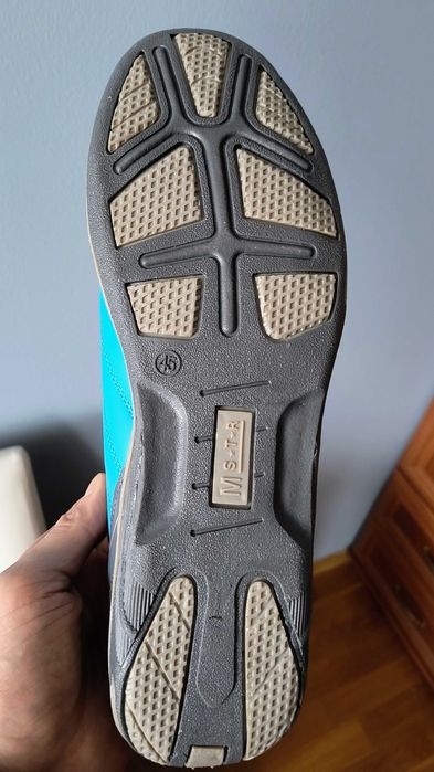 Buty 44 45 zamienię na czarne