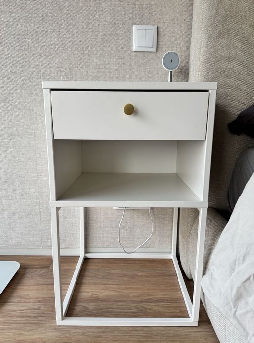 2 mesas de cabeceira (ikea)