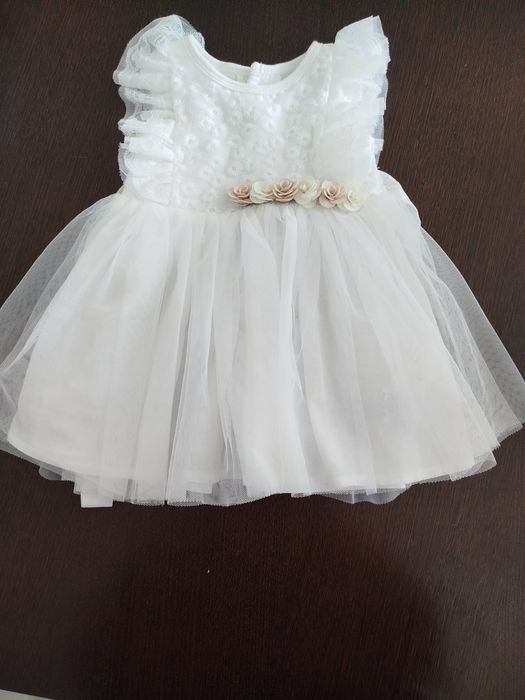 Ubranko na chrzest dla dziewczynki