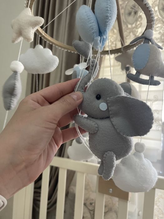 Мобіль для дитячого ліжечка