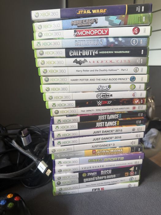 Xbox 360 komplet- konsola, kable, kinect, pady, gry