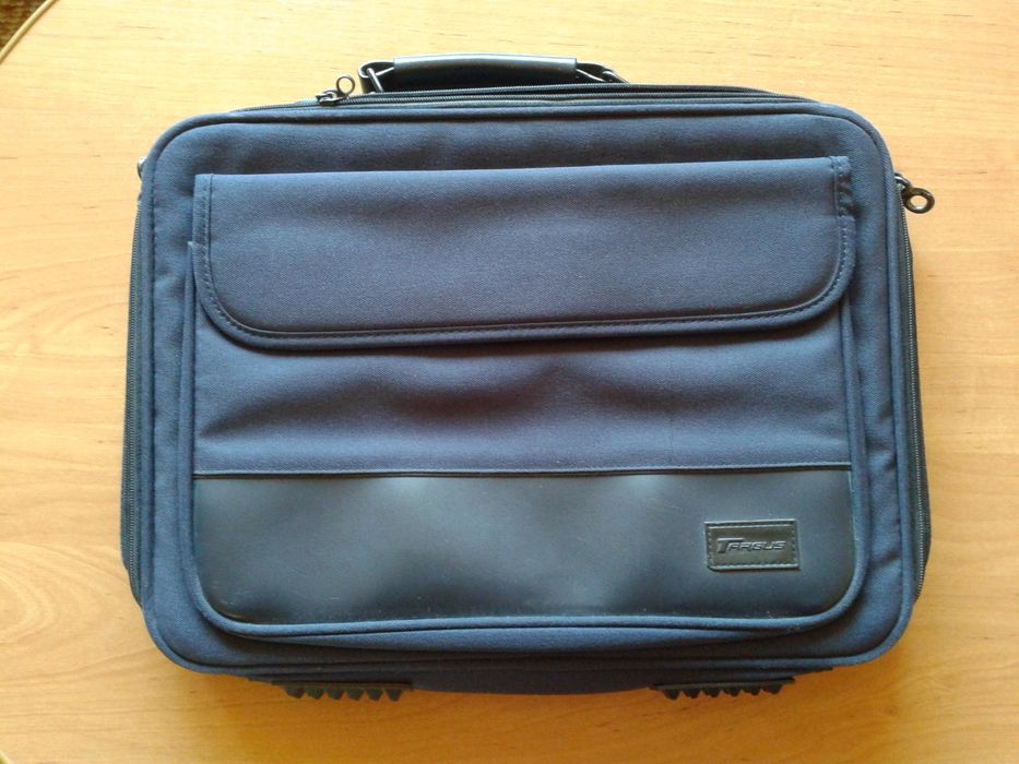 Laptop Asus 4g RAM / dysk 500 GB/ win 7