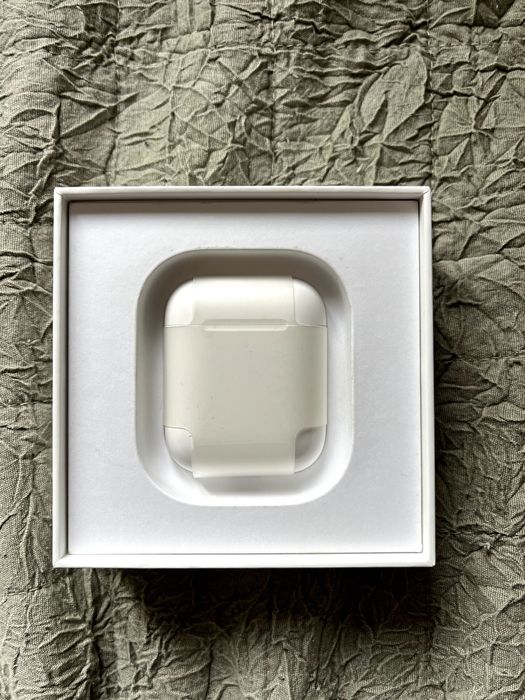 Etui ładujące AirPods II (cena do negocjacji)