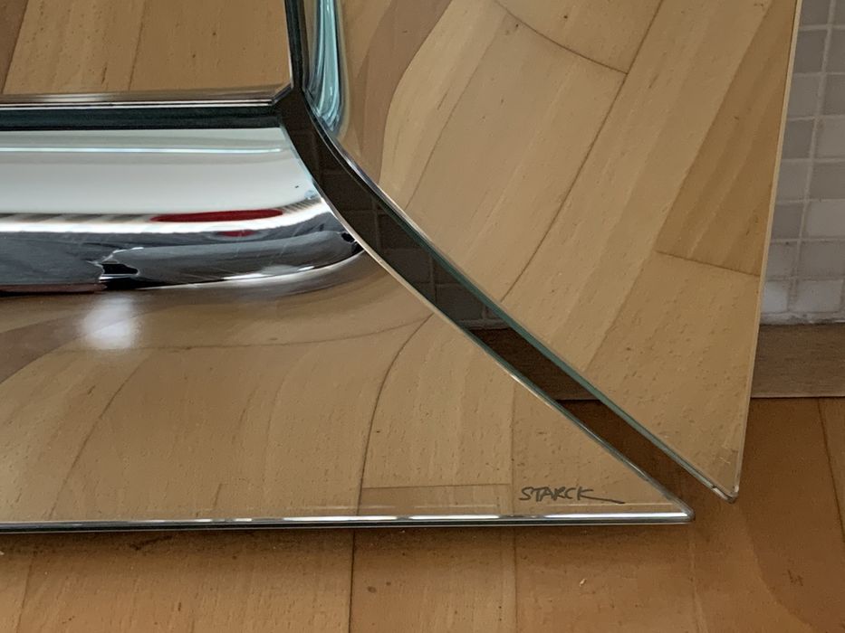 Espelho Caadre de Phillipe Starck, com 195 x 105 x 13 cm