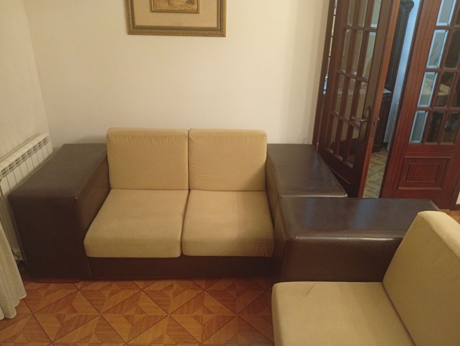 2 sofás em bom estado geral