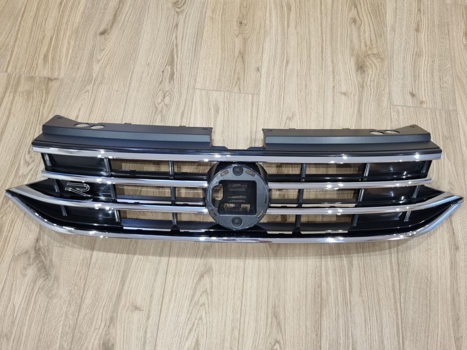Решітка радіатора Volkswagen Tiguan 2 Рестайлінг (з 2021-2024)