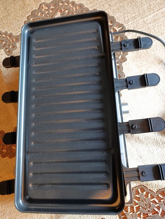 Grill elektryczny Raclette
