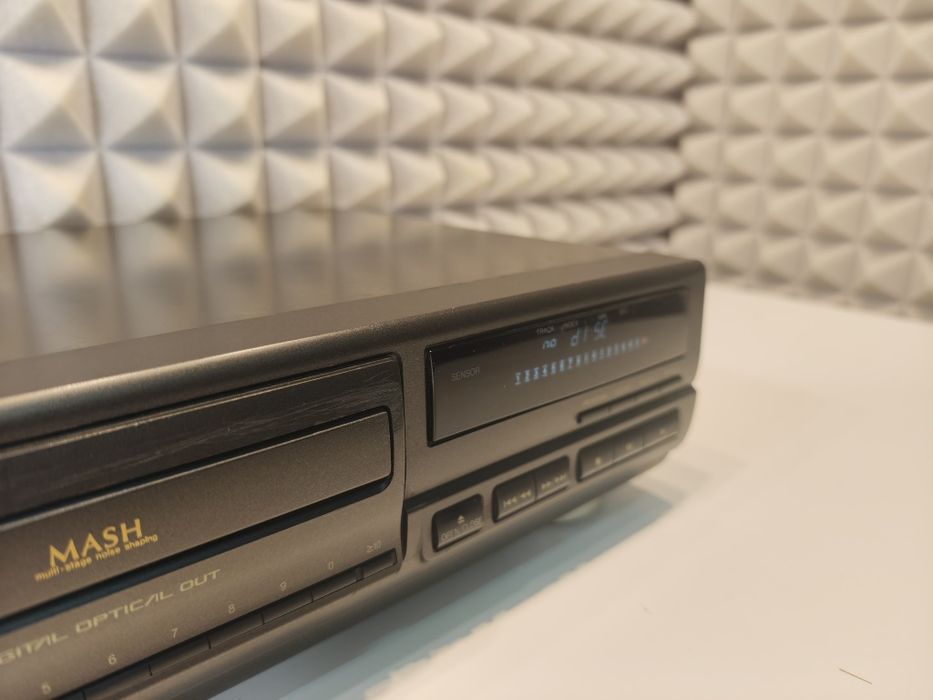 Odtwarzacz CD Technics SL PG 590