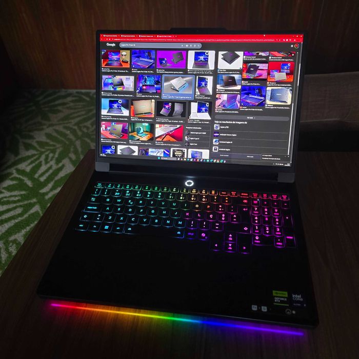 Portatil Legion Pro 7i 64GB RTX 5090 Gaming workstation Lenovo Asus HP