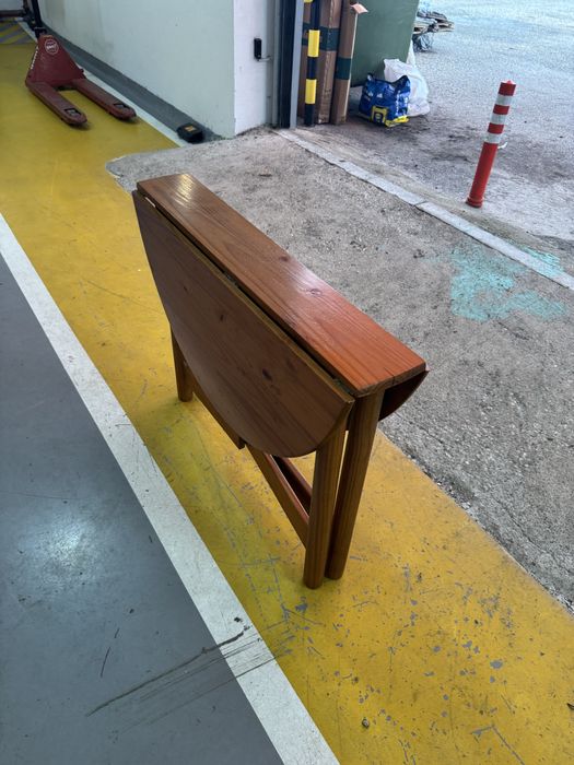 Mesa de madeira dobravel