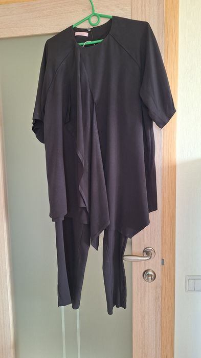 Продам женский костюм