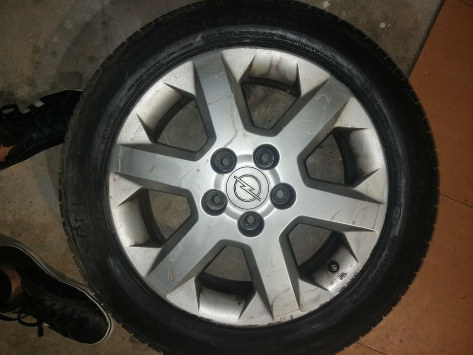 Pneus de opel 80% de uso