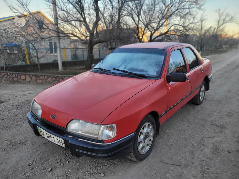 Ford Sierra  газ бензин 1.8 . Чудовий стан